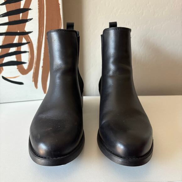 La Canadienne Black Leather Pull On Chelsea Ankle Boots Women’s Size 7M - Picture 2 of 10